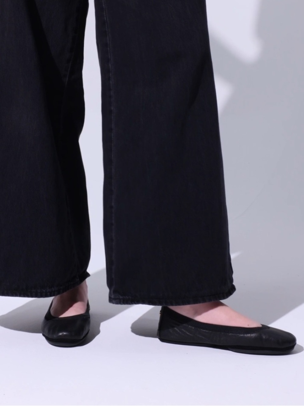 Yosi Samra Samara Foldable Ballet Flat in
Black Leather Size 7
